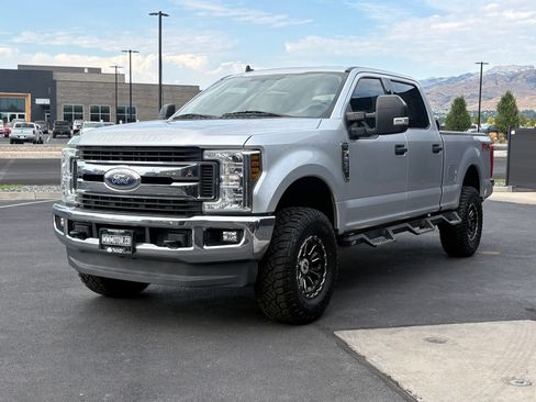 Used 2019 Ford F250 XLT w/ XLT Value Package AWD/4WD image 16