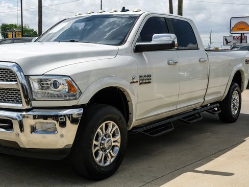 Used 2018 RAM 2500 Laramie AWD/4WD image 17