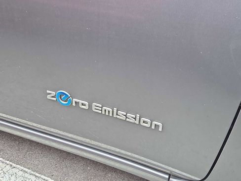 Used 2016 Nissan Leaf S w/ Charger Package image 3