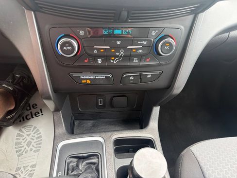 Used 2018 Ford Escape SE w/ SE Sync 3 Package FWD image 28