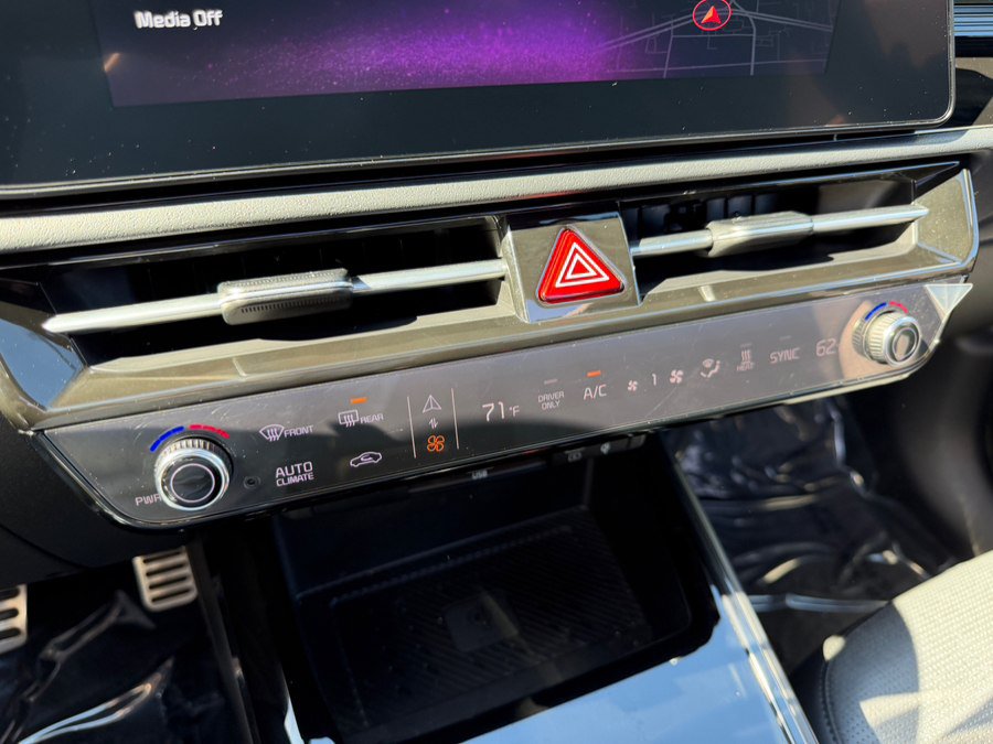 Used 2024 Kia Niro Wave FWD image 27