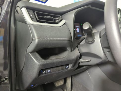 Used 2022 Toyota RAV4 XLE Premium image 26