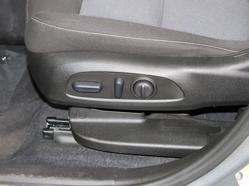 Used 2025 Chevrolet Blazer LT image 19