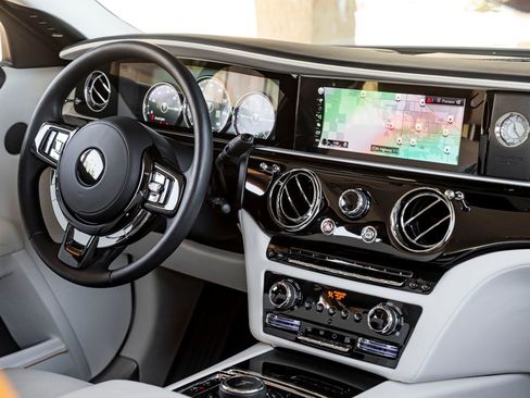 Certified 2024 Rolls-Royce Ghost AWD/4WD image 17