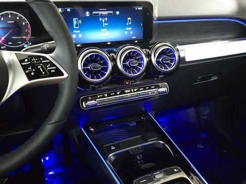 New 2026 Mercedes-Benz GLB 250 4MATIC image 33