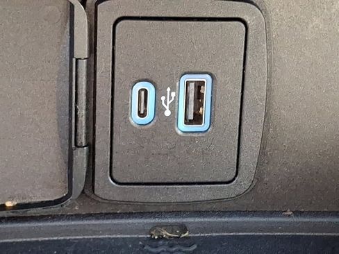 Used 2022 Ford Bronco Black Diamond image 27