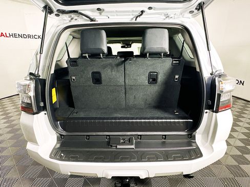 Certified 2024 Toyota 4Runner SR5 Premium image 31