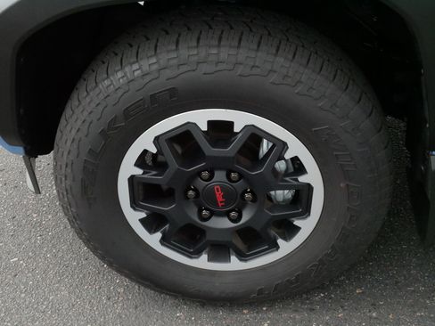 Certified 2026 Toyota 4Runner TRD Off-Road Premium AWD/4WD image 15