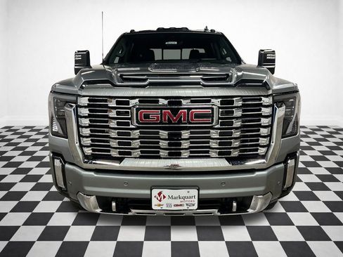 New 2026 GMC Sierra 3500 Denali w/ Denali Reserve Package AWD/4WD image 3