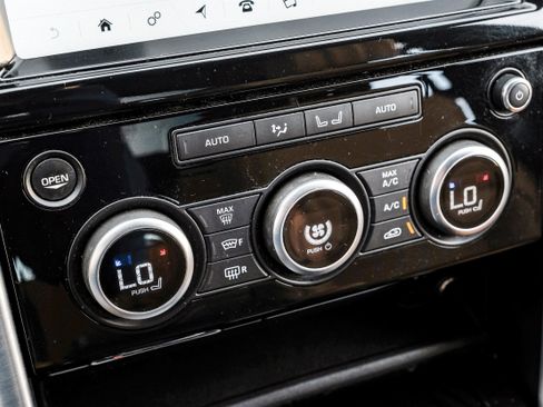 Used 2020 Land Rover Discovery HSE Luxury image 24