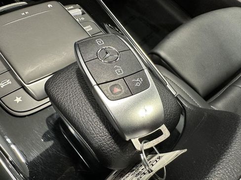Used 2021 Mercedes-Benz GLB 250 4MATIC image 31