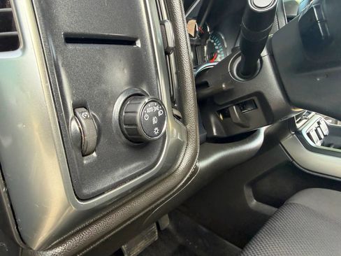 Used 2018 Chevrolet Silverado 1500 LT w/ Texas Edition RWD image 12