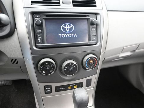 Used 2013 Toyota Corolla LE FWD image 15
