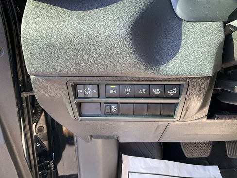 Used 2025 Toyota Tundra Limited image 6