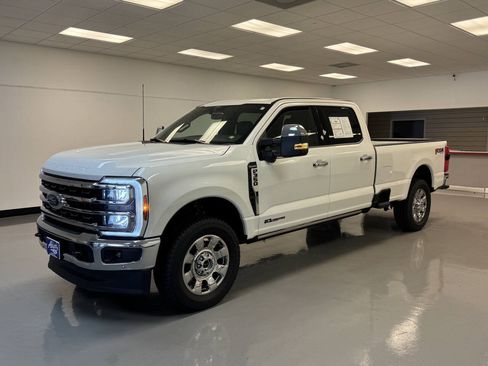 Used 2025 Ford F350 King Ranch w/ Chrome Package AWD/4WD image 2