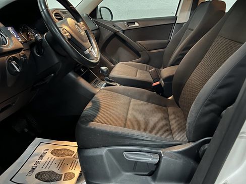 Used 2014 Volkswagen Tiguan S image 20