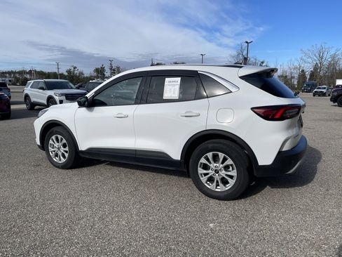Certified 2023 Ford Escape Active AWD/4WD image 6