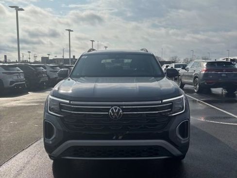 New 2026 Volkswagen Atlas Peak Edition AWD/4WD image 4