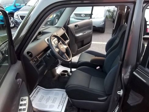 Used 2006 Scion xB FWD image 7