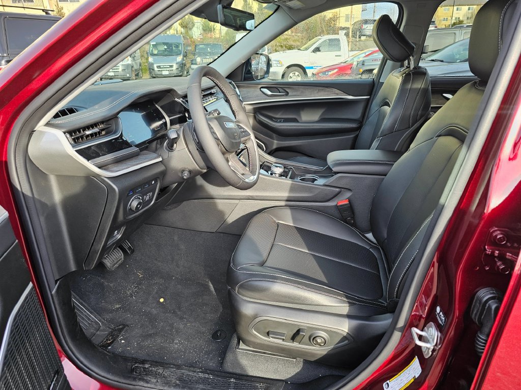 New 2024 Jeep Grand Cherokee Limited 4xe w/ Luxury Tech Group II AWD/4WD image 17
