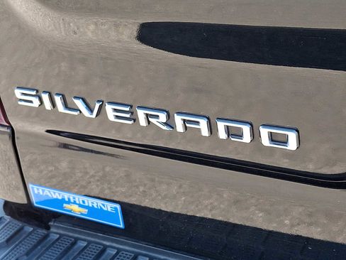 Used 2022 Chevrolet Silverado 1500 High Country w/ Technology Package AWD/4WD image 30