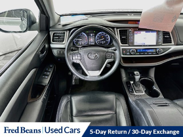 Used 2016 Toyota Highlander XLE AWD/4WD image 29