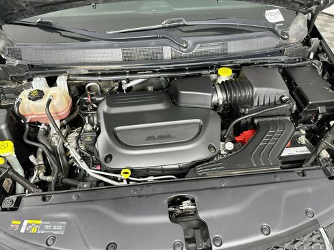 Used 2022 Chrysler Pacifica Touring-L FWD image 30