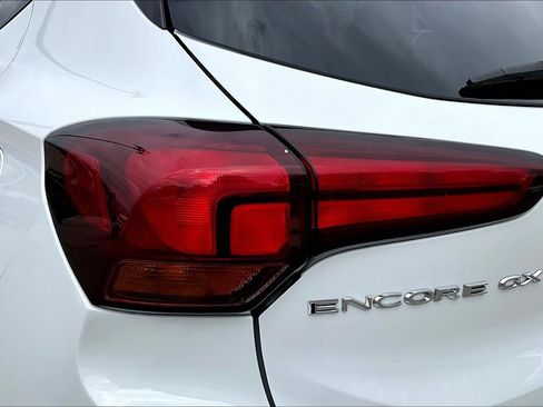 Used 2022 Buick Encore GX Select image 40