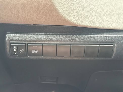 Used 2024 Toyota Corolla LE FWD image 33