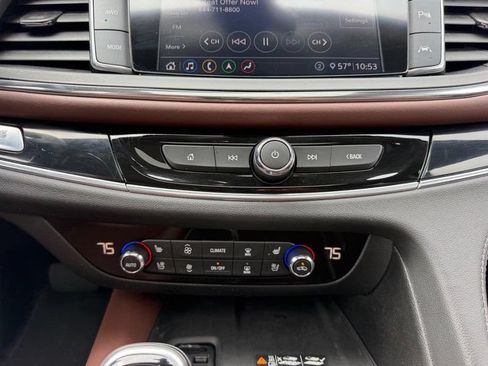 Used 2021 Buick Enclave Avenir w/ Avenir Technology Package AWD/4WD image 17