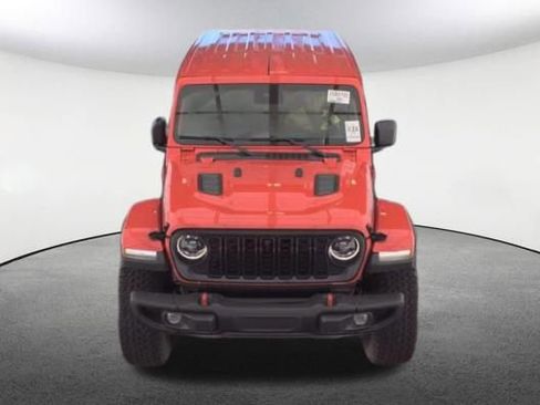 Used 2025 Jeep Wrangler Unlimited Rubicon image 2