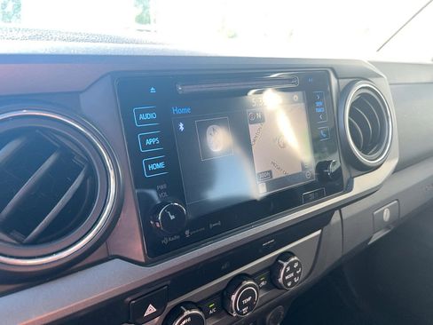Used 2019 Toyota Tacoma TRD Off-Road AWD/4WD image 25