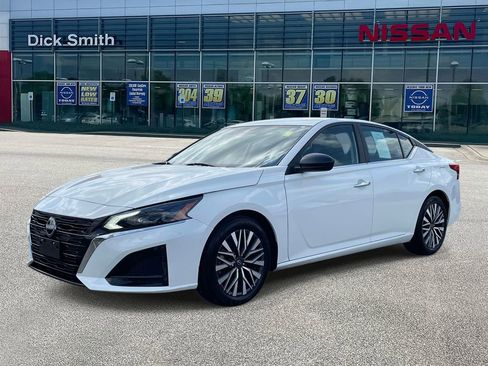 Used 2025 Nissan Altima 2.5 SV image 3