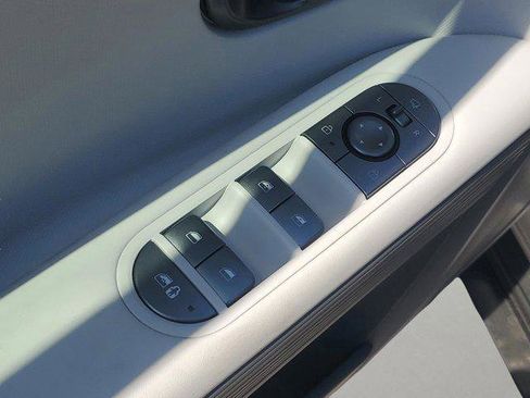 New 2025 Hyundai Ioniq 5 SEL image 14