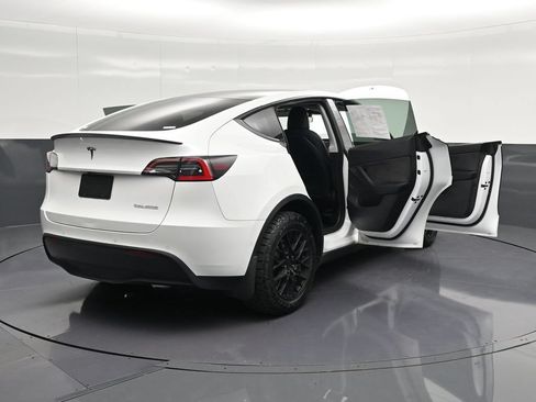Used 2021 Tesla Model Y Performance AWD/4WD image 34