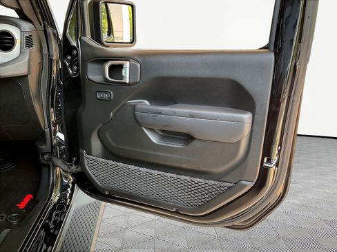 Used 2024 Jeep Wrangler Unlimited Sport AWD/4WD image 28