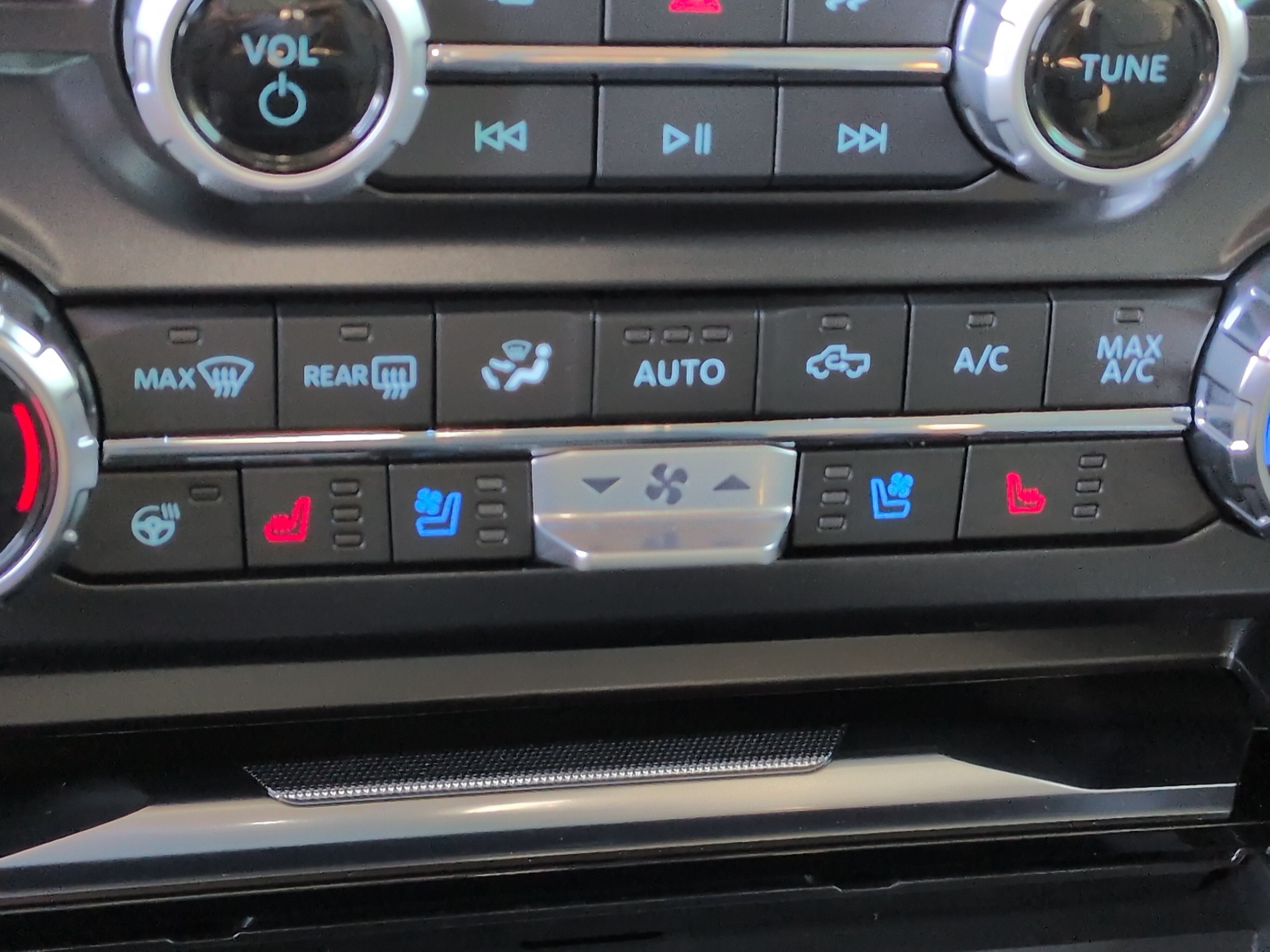 Used 2026 Ford F450 Platinum w/ Platinum Plus Package AWD/4WD image 25