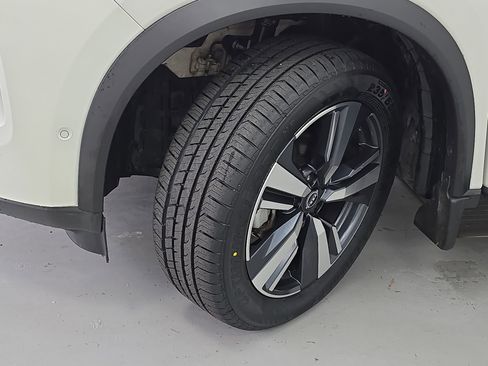 Certified 2023 Nissan Rogue SL w/ SL Premium Package image 33