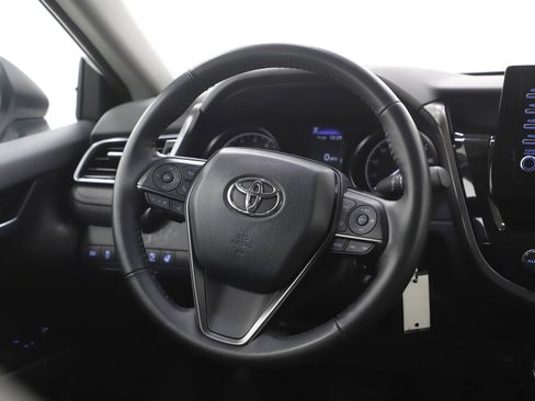 Used 2024 Toyota Camry SE image 14