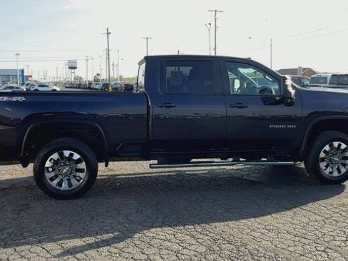 Used 2024 Chevrolet Silverado 2500 Custom w/ Custom Convenience Package image 9