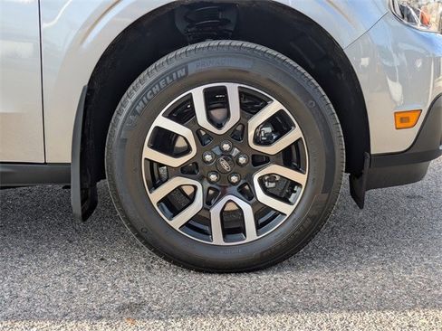 Used 2022 Ford Maverick Lariat image 10