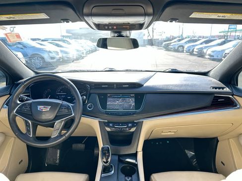 Used 2017 Cadillac XT5 Luxury w/ Driver Awareness Package image 20