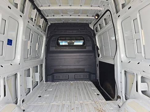 Used 2024 Mercedes-Benz Sprinter 2500 image 10