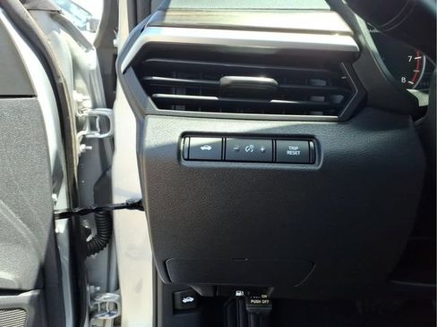 Used 2023 Nissan Altima 2.5 SV FWD image 14