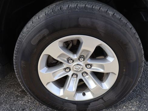 Used 2024 RAM 1500 Laramie AWD/4WD image 16