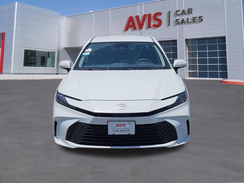 Used 2025 Toyota Camry LE FWD image 10