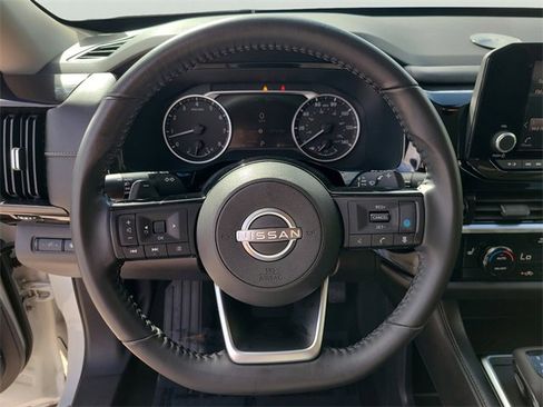 Used 2022 Nissan Pathfinder SV image 26