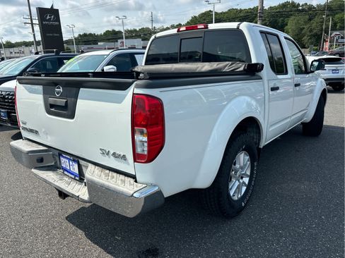 Used 2015 Nissan Frontier SV AWD/4WD image 29