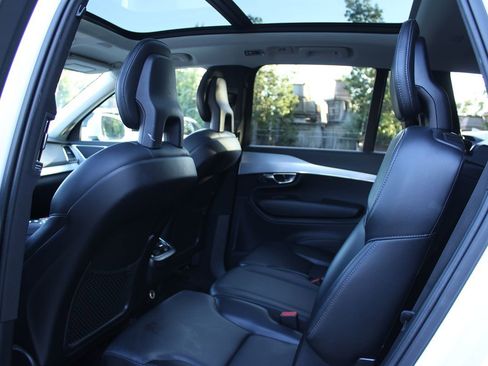 Used 2018 Volvo XC90 T5 Momentum w/ Convenience Package FWD image 18