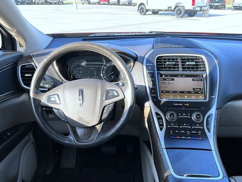 Used 2017 Lincoln MKX Reserve w/ Driver Assistance Package AWD/4WD image 12